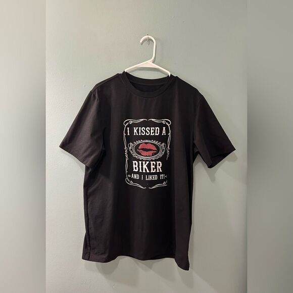 NWOT … I Kissed A Biker And I Liked It “Size: XL” Graphic T-Shirt - Picture 2 of 4